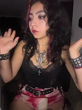 Snapshot of _Gothiccbitch_ chatting on January 17, 8:19 am Gothiccbitch online show from January 17, 8:19 am