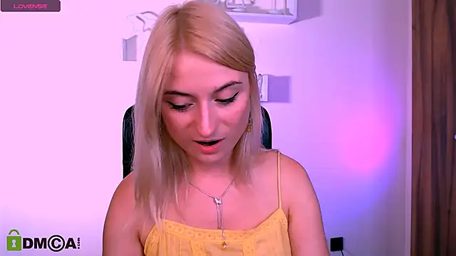 Snapshot of melisa_white1 chatting on July 14, 7:08 pm melisa white1 online show from July 14, 7:08 pm