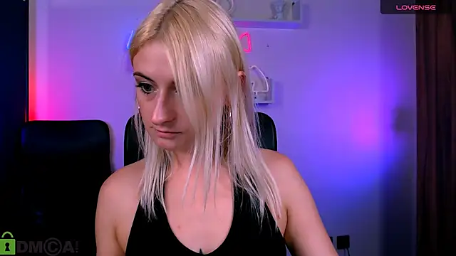 Snapshot of melisa_white1 chatting on July 21, 7:16 pm melisa white1 online show from July 21, 7:16 pm