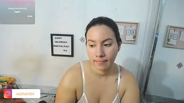 Mia  reys online show from November 18, 11:36 am