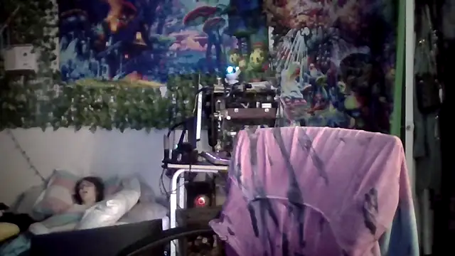 Snapshot of ExteriorRatio6 chatting on February 14, 1:46 am ExteriorRatio6 online show from February 14, 1:46 am