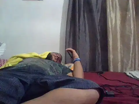 Snapshot of Dj-yefri-pauta chatting on September 28, 10:48 pm Dj-yefri-pauta online show from September 28, 10:48 pm