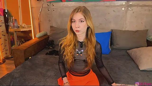 Snapshot of izi-fox chatting on October 2, 3:41 pm izi-fox online show from October 2, 3:41 pm