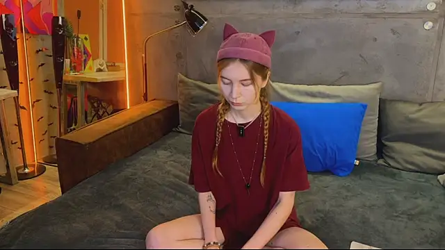 Snapshot of izi-fox chatting on October 6, 4:15 pm izi-fox online show from October 6, 4:15 pm