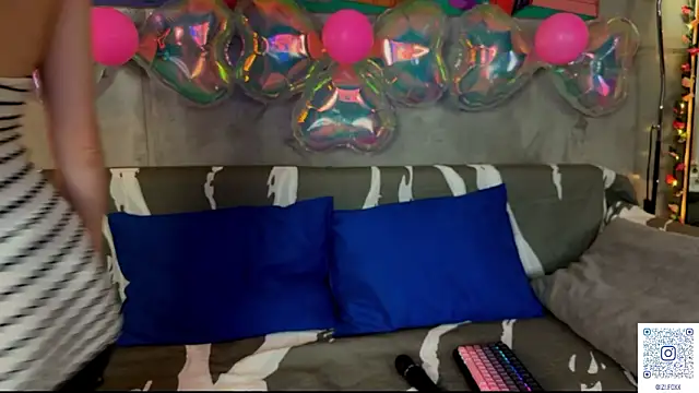 izi-fox online show from March 5, 4:03 pm