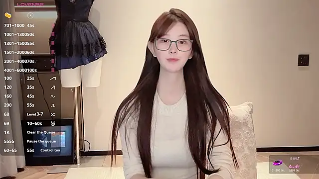 omaiiil online show from November 2, 1:57 pm