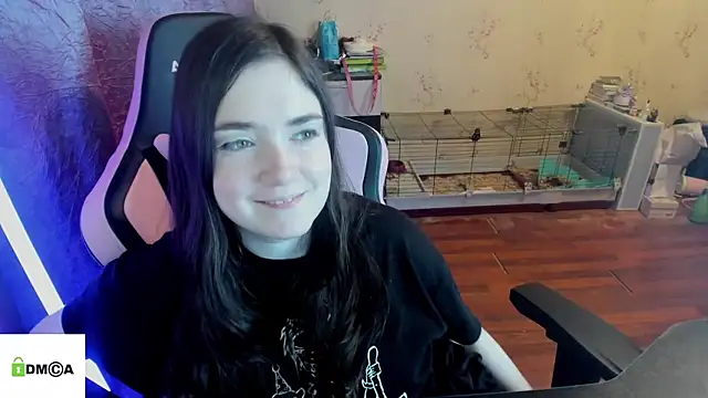 Snapshot of Crazy_forest_fairy chatting on April 26, 9:34 pm Crazy forest fairy online show from April 26, 9:34 pm