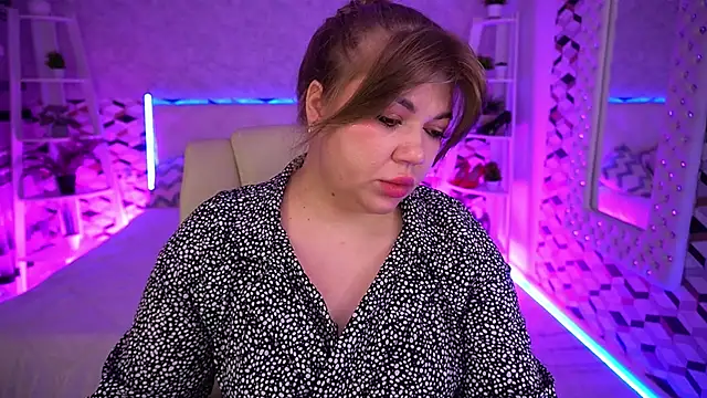 GabbieJay online show from June 9, 12:28 pm