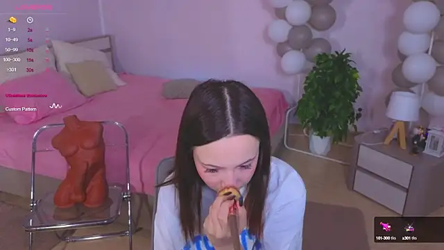 Hayle Hill online show from January 22, 2:26 am