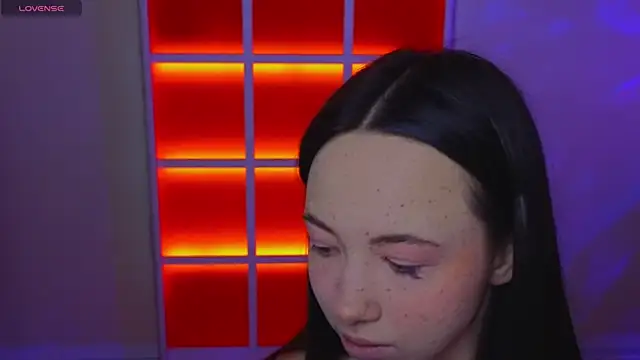 Hayle Hill online show from November 5, 2:33 am