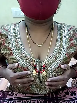 Snapshot of Indian-sweety chatting on January 22, 5:37 am Indian-sweety online show from January 22, 5:37 am