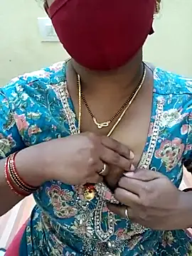 Snapshot of Indian-sweety chatting on February 24, 5:11 am Indian-sweety online show from February 24, 5:11 am