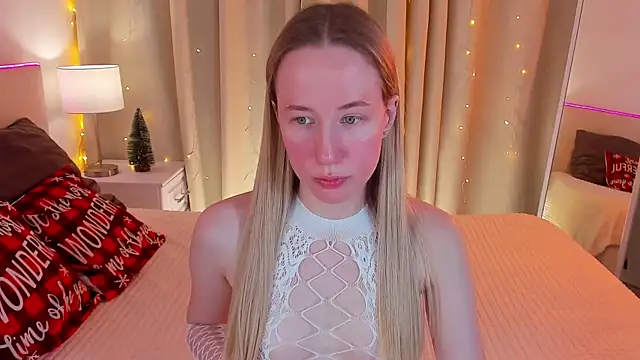 Snapshot of Cassie_Kelman chatting on December 12, 9:04 pm Cassie Kelman online show from December 12, 9:04 pm