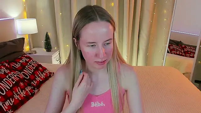 Snapshot of Cassie_Kelman chatting on December 16, 3:19 am Cassie Kelman online show from December 16, 3:19 am
