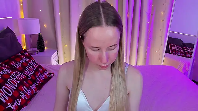Snapshot of Cassie_Kelman chatting on December 26, 12:14 am Cassie Kelman online show from December 26, 12:14 am