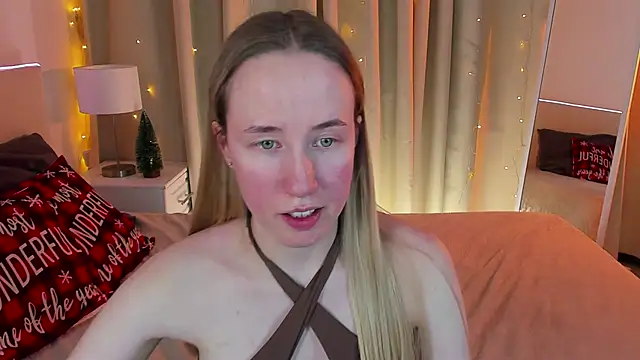 Snapshot of Cassie_Kelman chatting on January 5, 3:00 am Cassie Kelman online show from January 5, 3:00 am