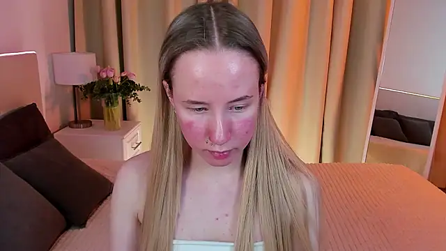 Snapshot of Cassie_Kelman chatting on February 23, 9:16 pm Cassie Kelman online show from February 23, 9:16 pm