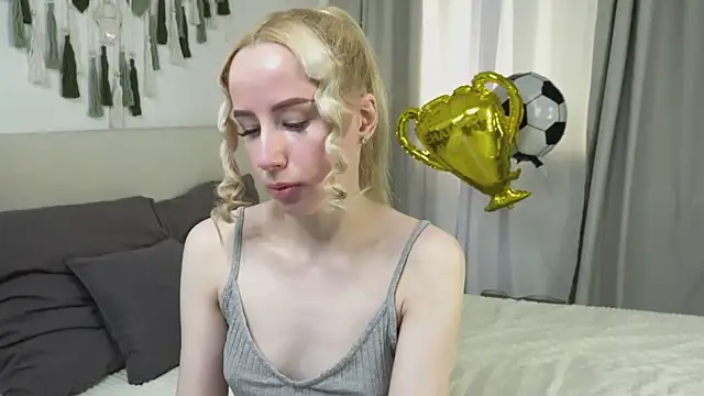 Cassie Kelman online show from June 23, 9:24 pm