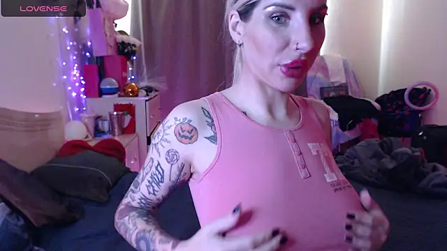 Snapshot of BLACKPeonyy chatting on September 10, 5:51 am BLACKPeonyy online show from September 10, 5:51 am