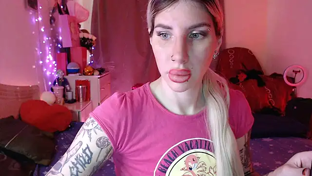 Snapshot of BLACKPeonyy chatting on September 26, 2:21 pm BLACKPeonyy online show from September 26, 2:21 pm