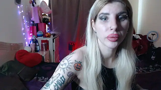 Snapshot of BLACKPeonyy chatting on October 19, 7:31 am BLACKPeonyy online show from October 19, 7:31 am