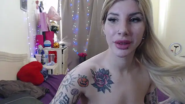 Snapshot of BLACKPeonyy chatting on October 29, 11:12 am BLACKPeonyy online show from October 29, 11:12 am