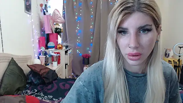 Snapshot of BLACKPeonyy chatting on November 3, 9:10 am BLACKPeonyy online show from November 3, 9:10 am