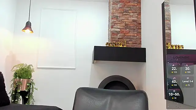 Snapshot of _alaiasmile_ chatting on February 2, 12:13 pm  alaiasmile  online show from February 2, 12:13 pm