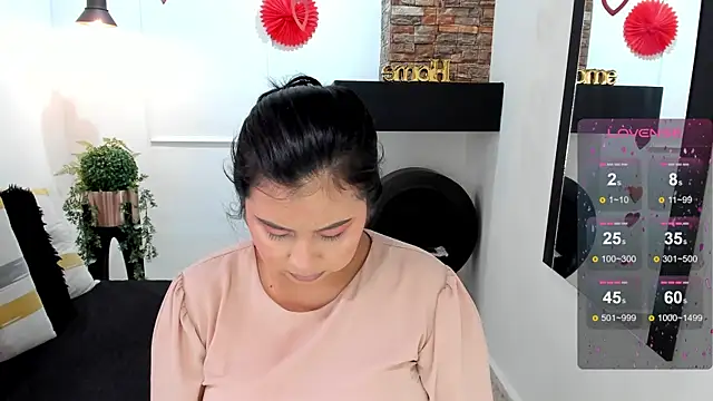 Snapshot of _alaiasmile_ chatting on February 17, 7:31 pm  alaiasmile  online show from February 17, 7:31 pm