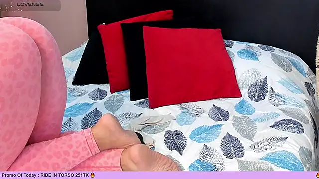 Snapshot of _alaiasmile_ chatting on February 23, 4:57 pm  alaiasmile  online show from February 23, 4:57 pm