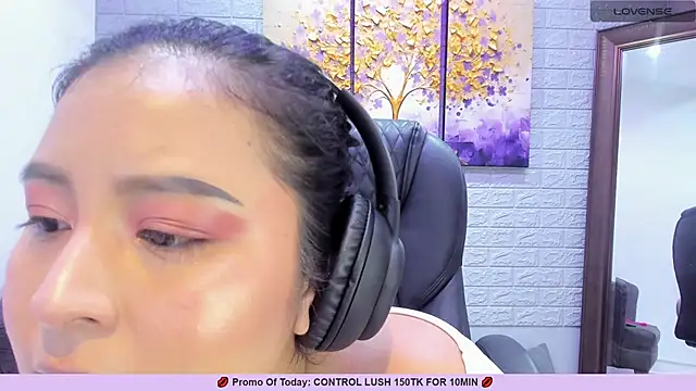 Snapshot of _alaiasmile_ chatting on March 10, 7:29 pm  alaiasmile  online show from March 10, 7:29 pm