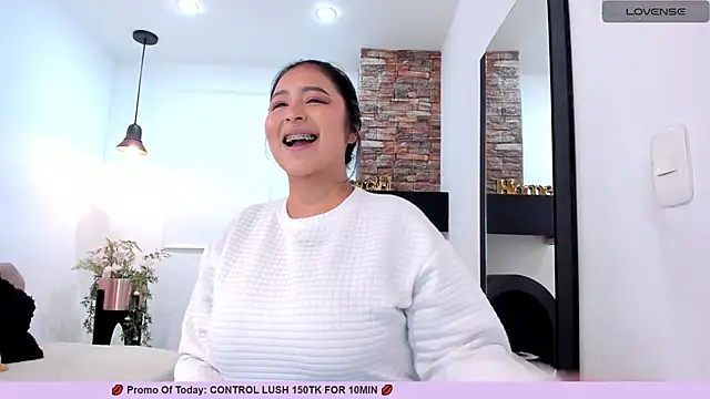 Snapshot of _alaiasmile_ chatting on March 15, 7:38 pm  alaiasmile  online show from March 15, 7:38 pm