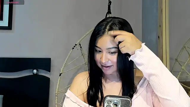 Snapshot of _alaiasmile_ chatting on September 22, 4:09 pm  alaiasmile  online show from September 22, 4:09 pm