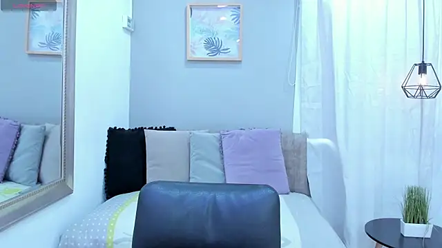 Snapshot of _alaiasmile_ chatting on October 16, 11:22 am  alaiasmile  online show from October 16, 11:22 am