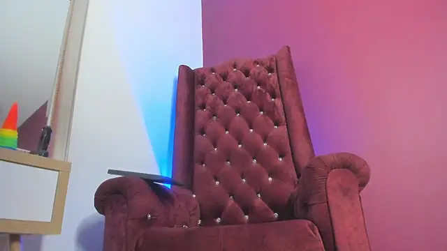 Snapshot of Sarah_Mistress_ chatting on December 31, 5:40 pm Sarah Mistress online show from December 31, 5:40 pm