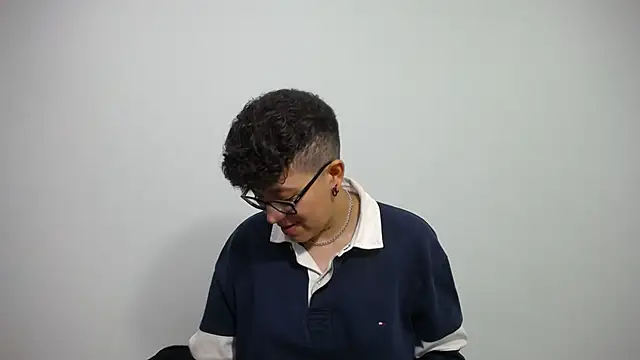 Snapshot of alex_noa chatting on January 13, 11:06 pm alex noa online show from January 13, 11:06 pm