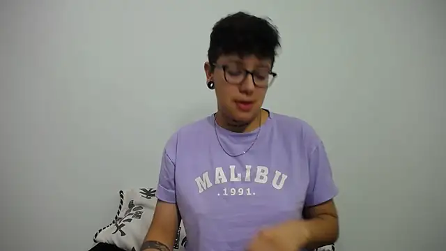 Snapshot of alex_noa chatting on February 4, 7:33 pm alex noa online show from February 4, 7:33 pm