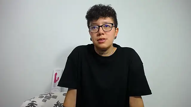 Snapshot of alex_noa chatting on February 7, 10:30 pm alex noa online show from February 7, 10:30 pm