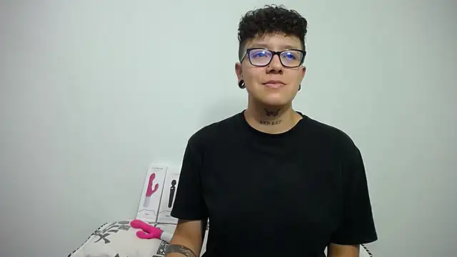 Snapshot of alex_noa chatting on February 12, 7:35 pm alex noa online show from February 12, 7:35 pm