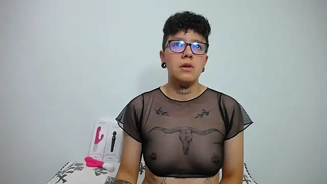 Snapshot of alex_noa chatting on February 21, 10:26 pm alex noa online show from February 21, 10:26 pm