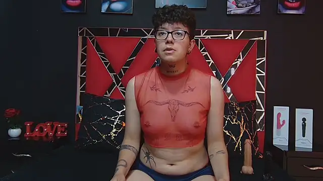 Snapshot of alex_noa chatting on March 6, 10:47 pm alex noa online show from March 6, 10:47 pm