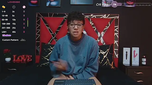 Snapshot of alex_noa chatting on March 12, 1:58 am alex noa online show from March 12, 1:58 am