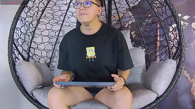 Snapshot of alex_noa chatting on September 8, 7:13 pm alex noa online show from September 8, 7:13 pm
