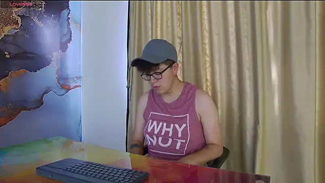 Snapshot of alex_noa chatting on September 17, 7:26 pm alex noa online show from September 17, 7:26 pm