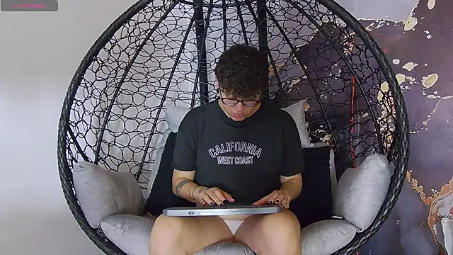 Snapshot of alex_noa chatting on September 22, 7:27 pm alex noa online show from September 22, 7:27 pm