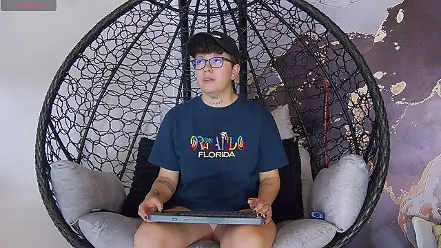 Snapshot of alex_noa chatting on September 24, 7:50 pm alex noa online show from September 24, 7:50 pm