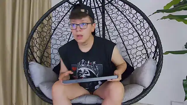 Snapshot of alex_noa chatting on October 28, 7:16 pm alex noa online show from October 28, 7:16 pm