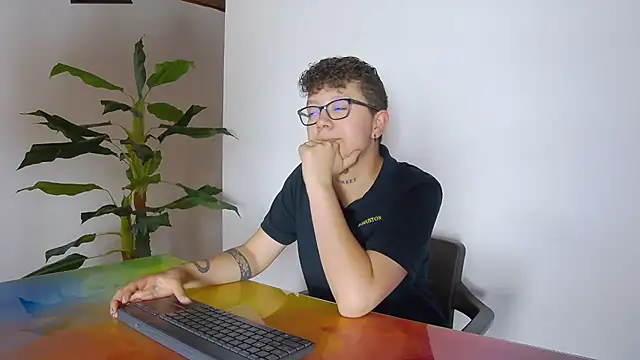 Snapshot of alex_noa chatting on October 29, 7:26 pm alex noa online show from October 29, 7:26 pm