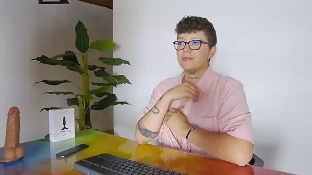 Snapshot of alex_noa chatting on November 7, 7:36 pm alex noa online show from November 7, 7:36 pm