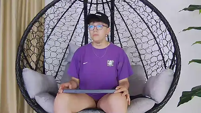 Snapshot of alex_noa chatting on November 15, 7:21 pm alex noa online show from November 15, 7:21 pm